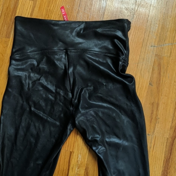 SPANX FAUX LEATHER LEGGING - Picture 5 of 6